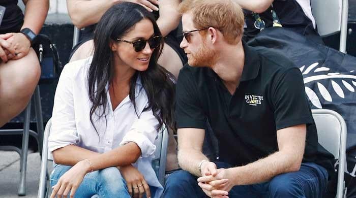 Meghan Markle controls Prince Harry with ‘subtle signals’ at Invictus Games